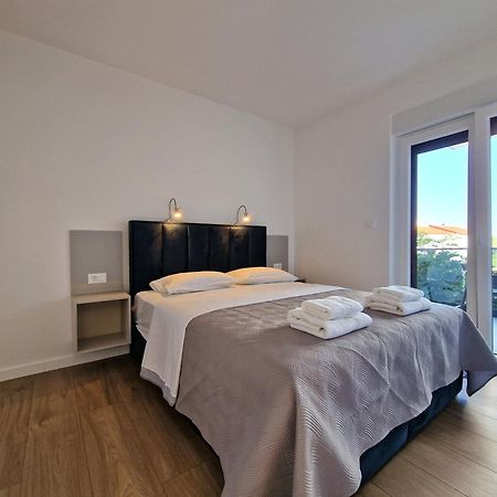 Apartments Okit Vodice Esterno foto