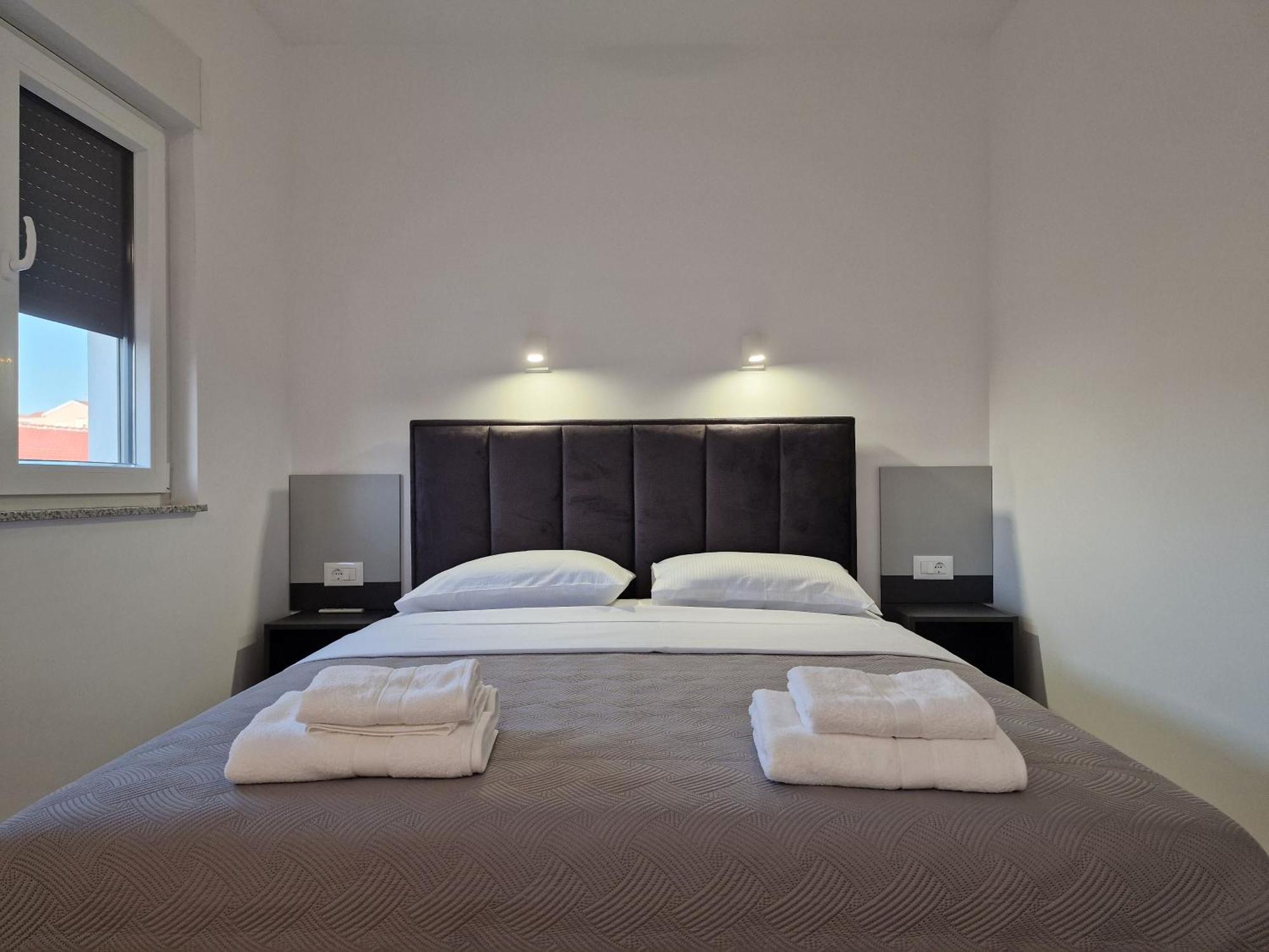 Apartments Okit Vodice Esterno foto