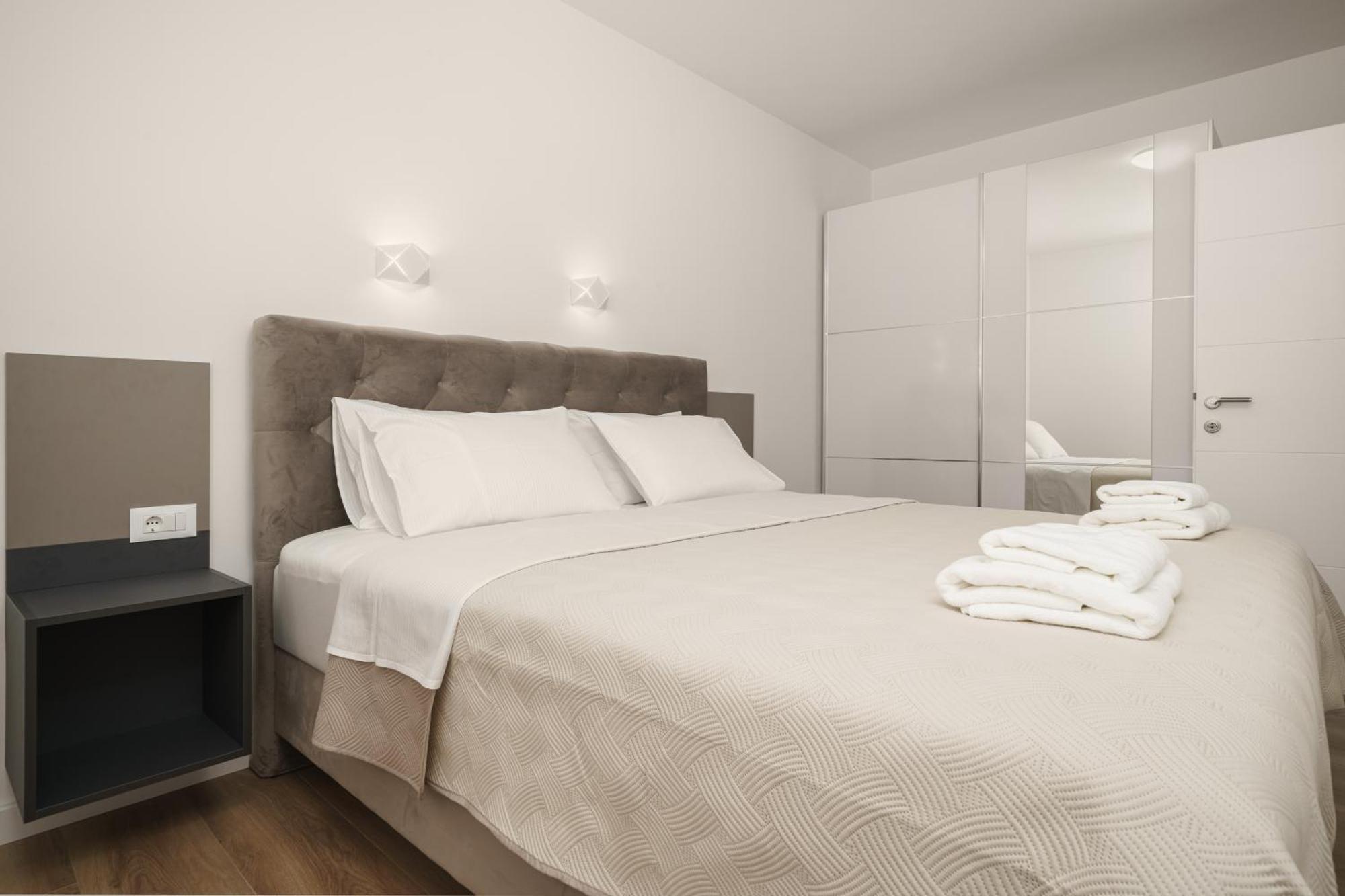 Apartments Okit Vodice Esterno foto