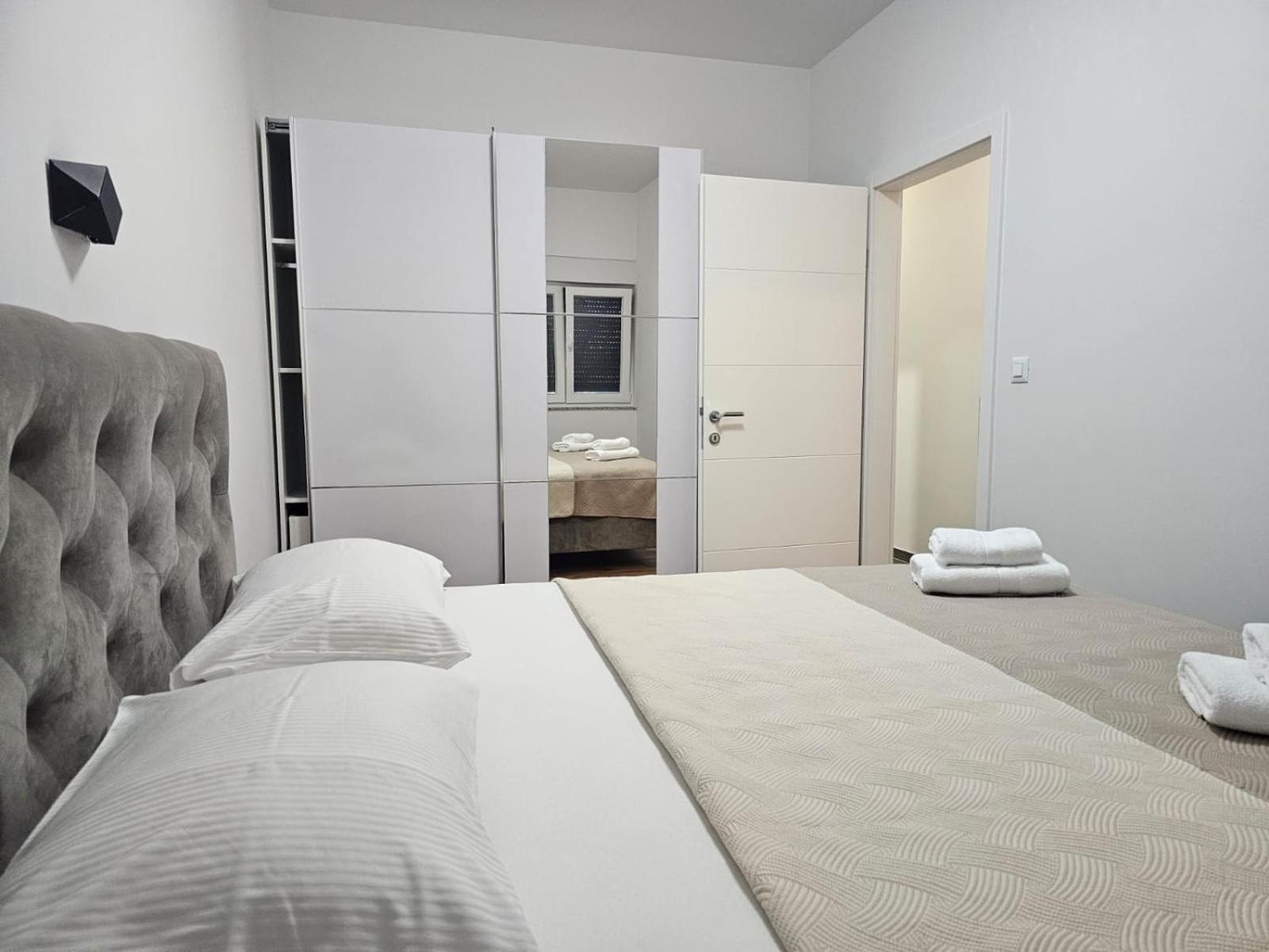 Apartments Okit Vodice Esterno foto